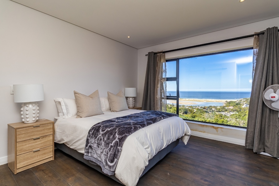 4 Bedroom Property for Sale in The Hill Western Cape